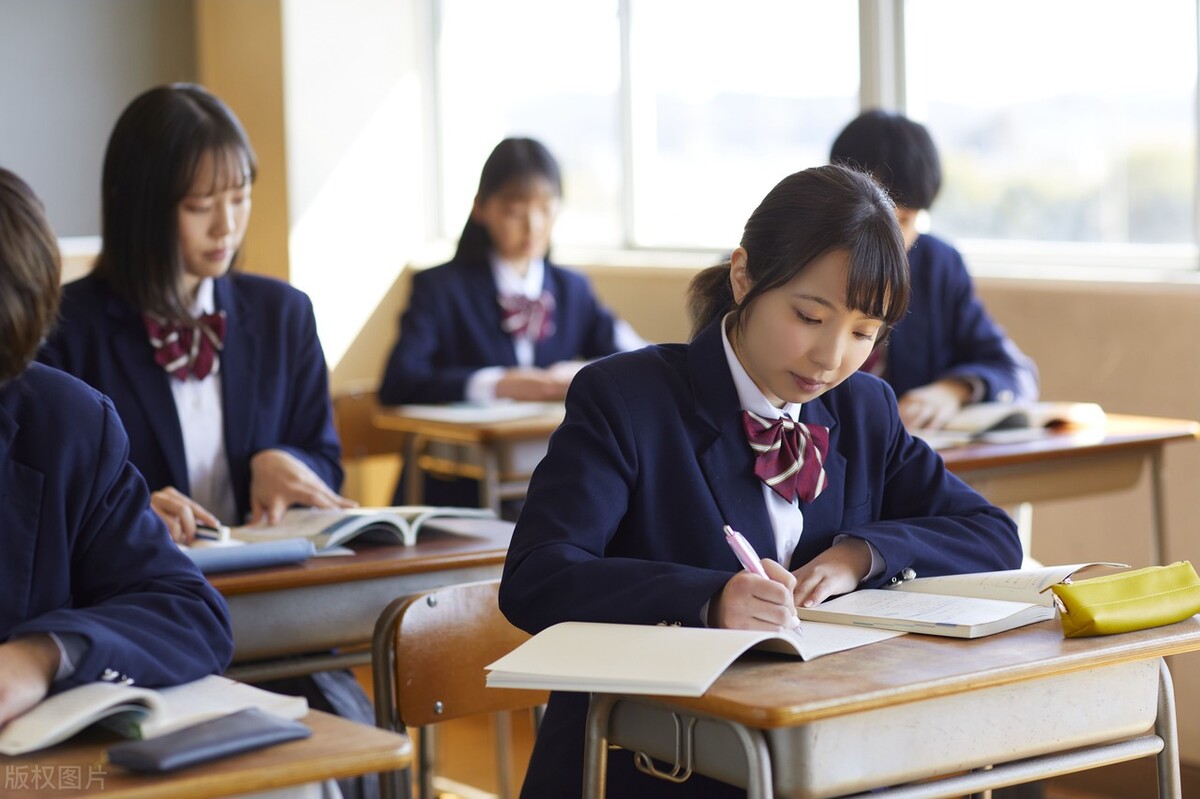 如何撤销离婚协议中的赠与行为,离婚协议书中的房产赠与管辖权