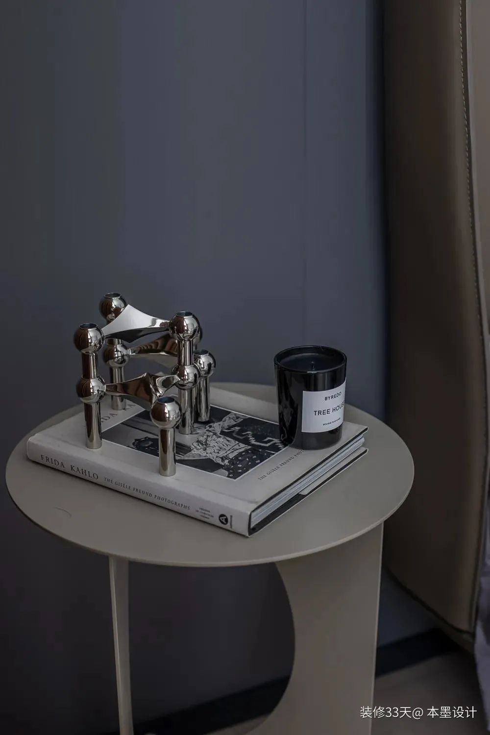 客厅超大储物柜改成衣帽间,客厅小房间改衣帽间