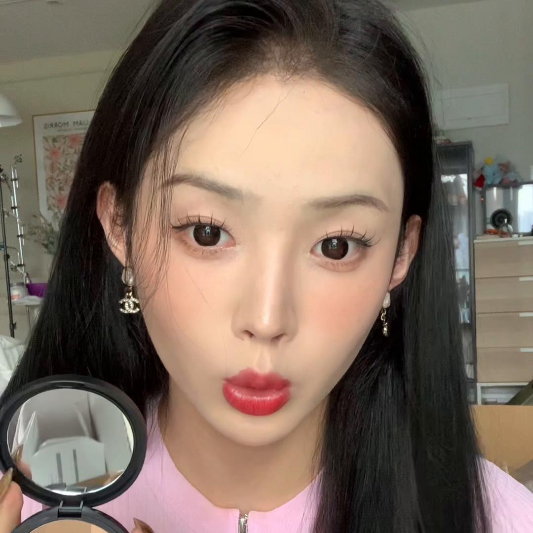 女人开箱快递,女生没有拆快递