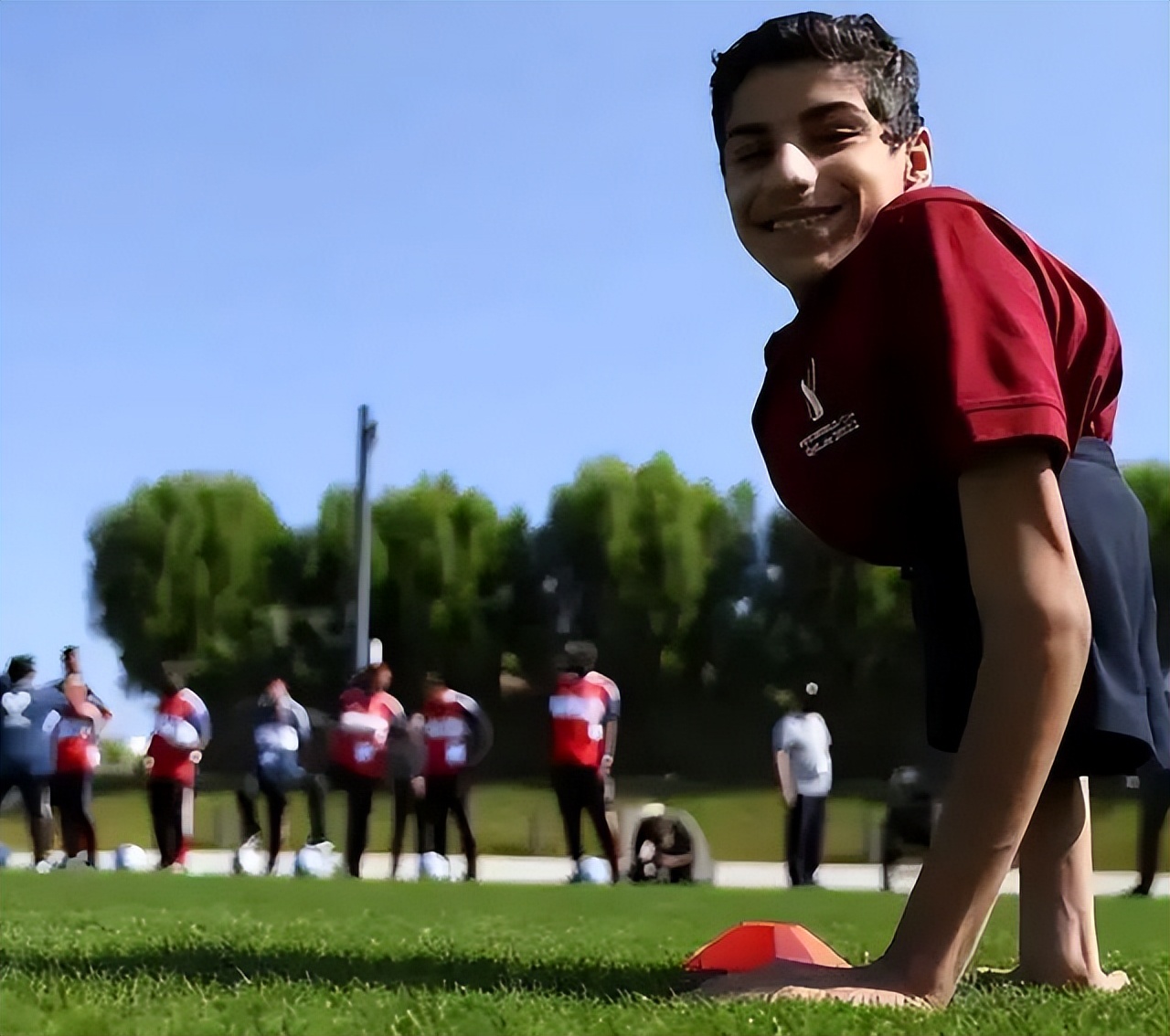 足球不止有比赛还有暖心正能量,不止是足球