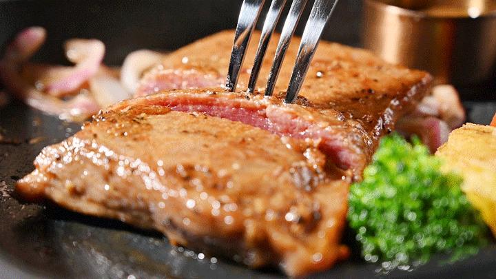 吃火焰牛排视频,吃火焰牛排视频大全