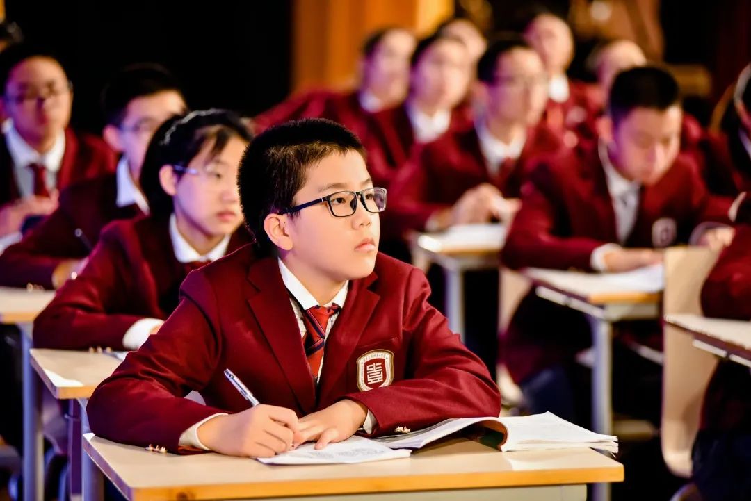 金苹果锦城一中，创办世界一流中学，做好受益终身的教育