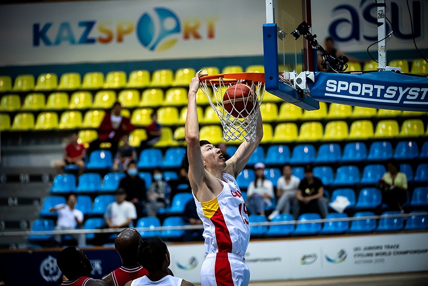 男篮世预赛中国胜巴林周琦22+7,中国男篮战胜巴林周琦集锦