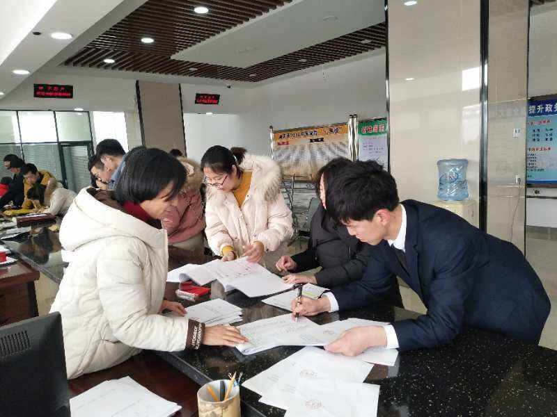 李嘉诚预言要成真了?中国41.5%的城镇家庭，或将遇到三个难题