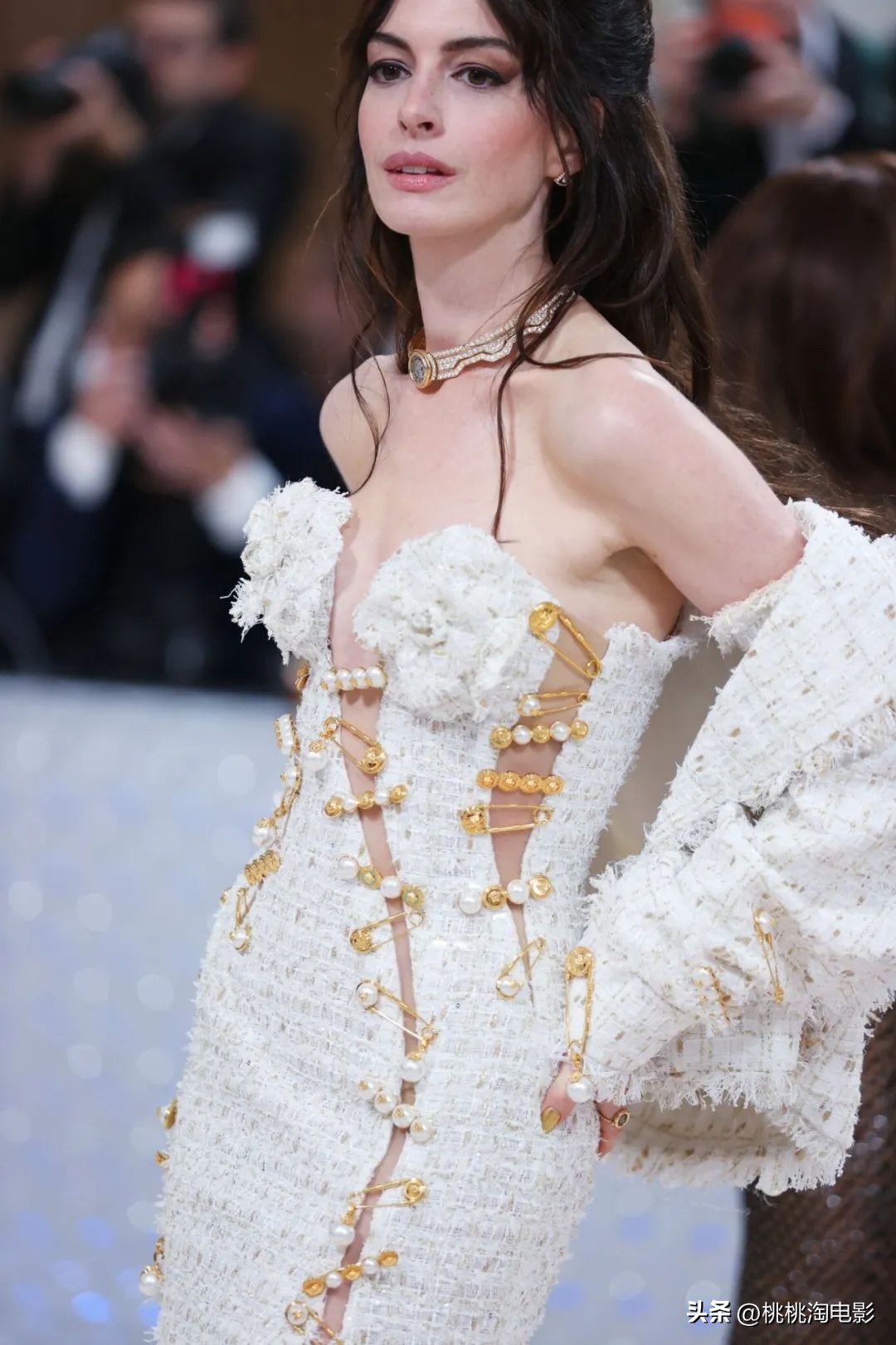 安妮海瑟薇珠宝造型,安妮海瑟薇最新图照