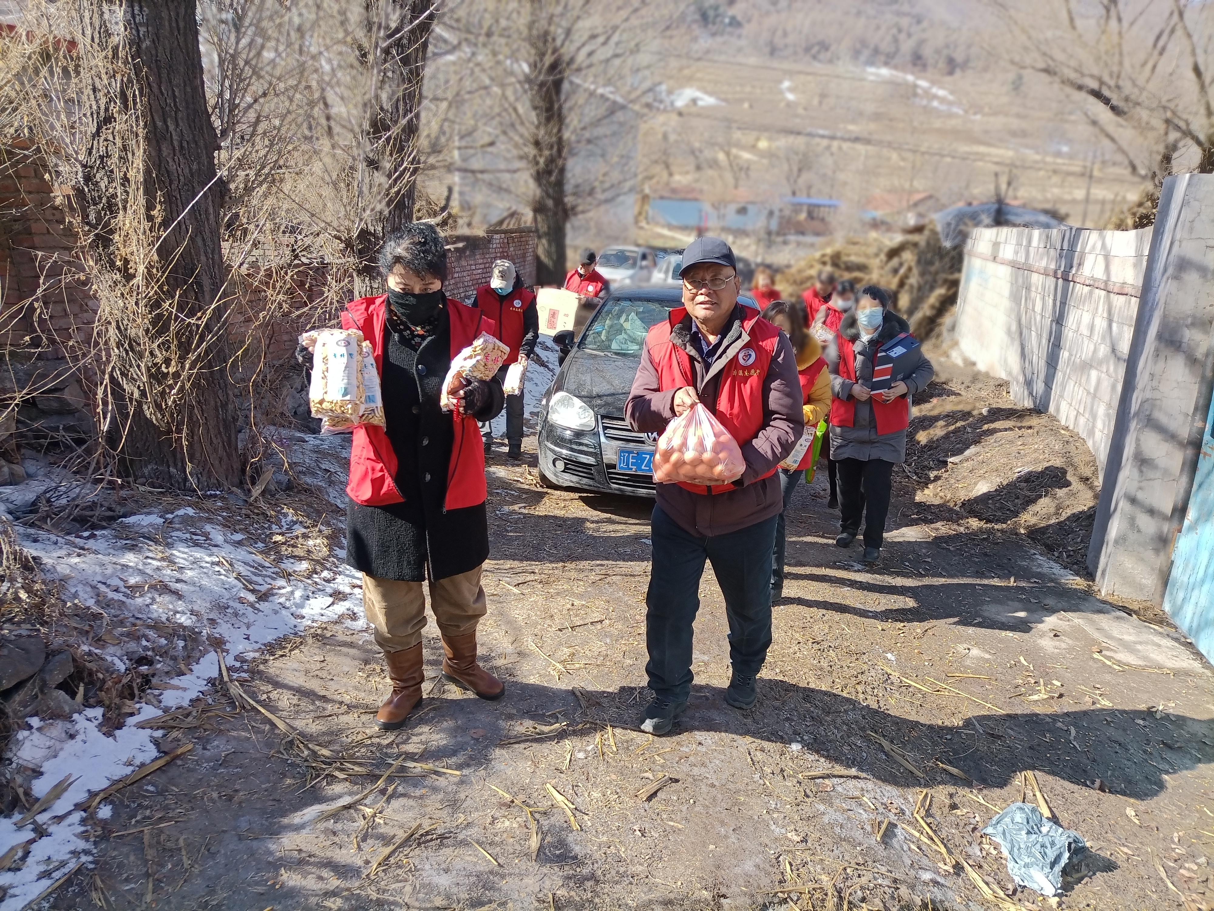 今儿忙明个还忙,本溪国学志愿者连日开展学雷锋志愿活动