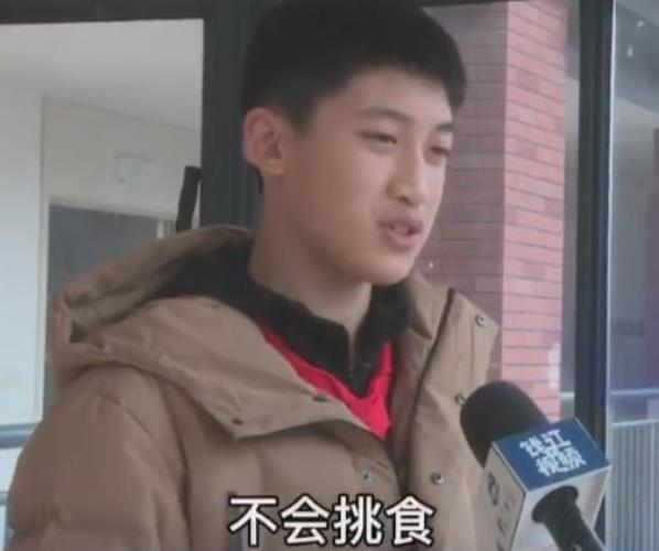 17岁男孩身高只有一米六怎么长高,小学生身高一米五到时候长高多少