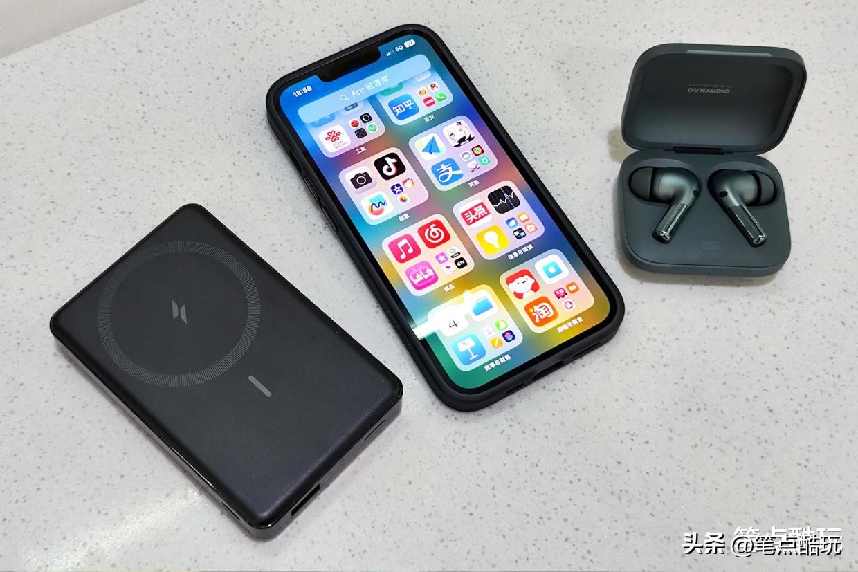 支持lightning输入的磁吸充电宝,lightning接口磁吸充电宝