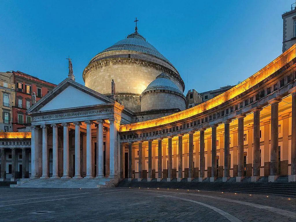 这座边陲小城才叫足球圣城99%人不知道的风景