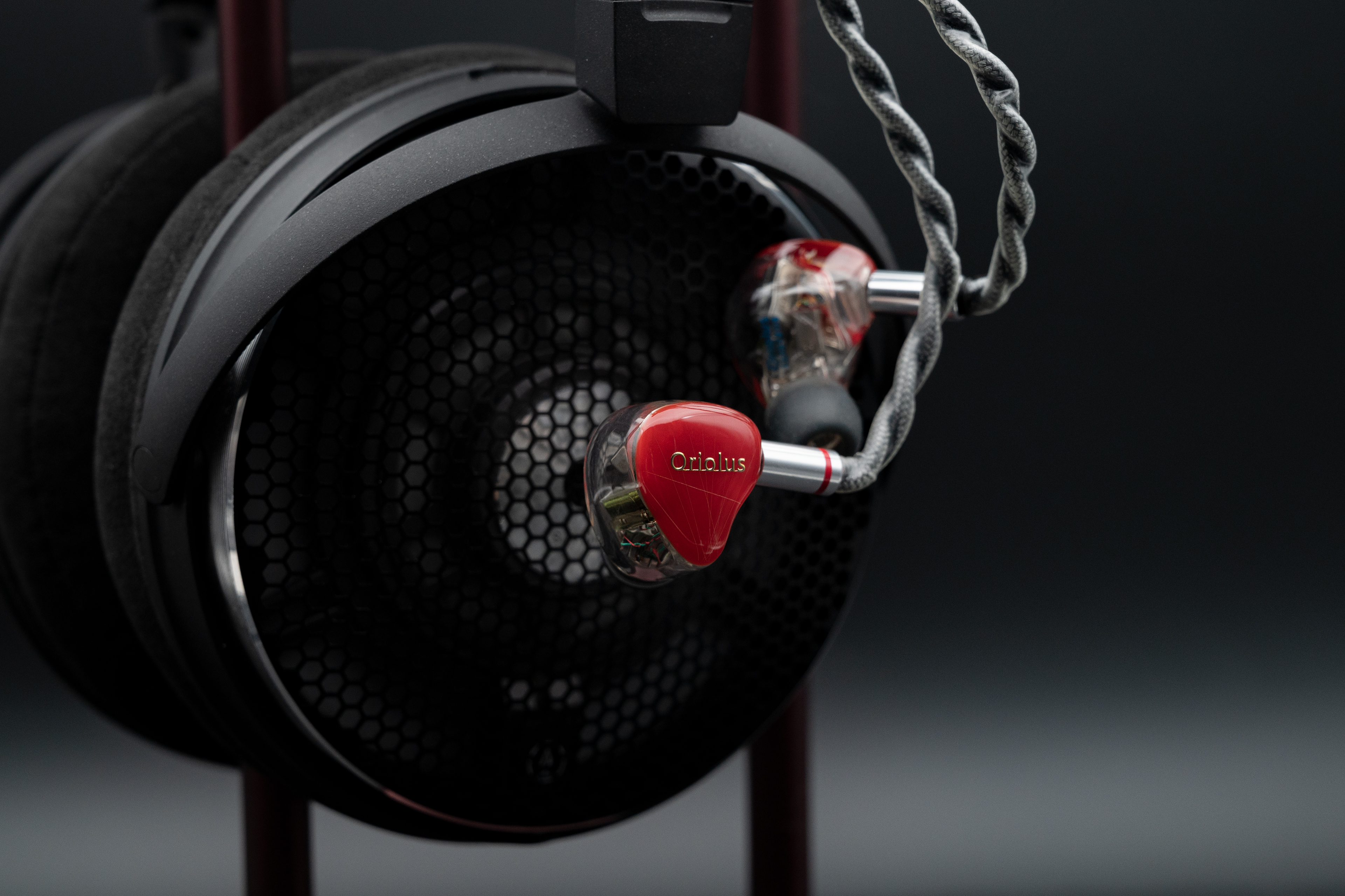 一国产耳塞卖4万，它凭啥值这么多？