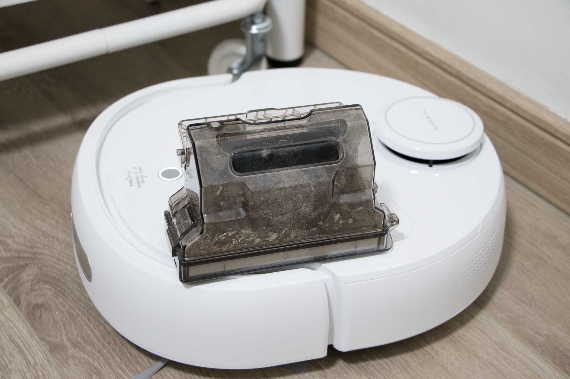 云鲸自动拖地机器人实测,云鲸j2拖地机清洁液