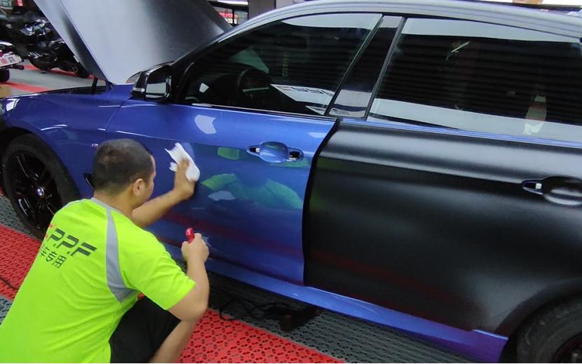 宝马三系320波尔蒂芒蓝改色,宝马3系波尔蒂芒蓝内配颜色