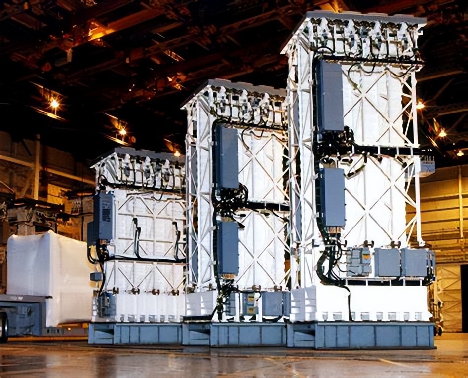 076搭配辽宁舰,076攻击舰和辽宁号尺寸对比