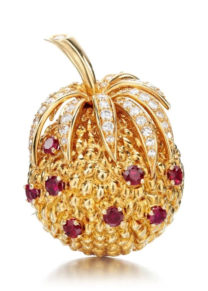 这颗生于东方，在法兰西结果的红莓，“果农”竟是卡地亚？