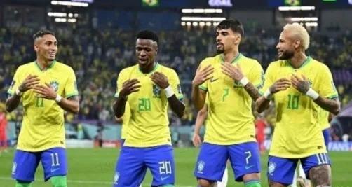 维尼修斯：我们要继续破门跳更多的舞，有的人见不得别人开心