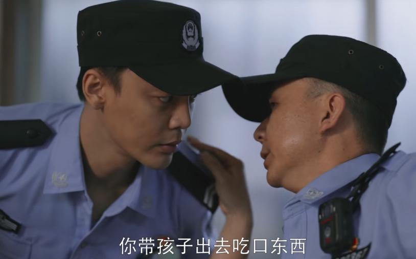 中国导演们！求求你们学学《警察荣誉》导演丁黑怎么拍“民警”吧