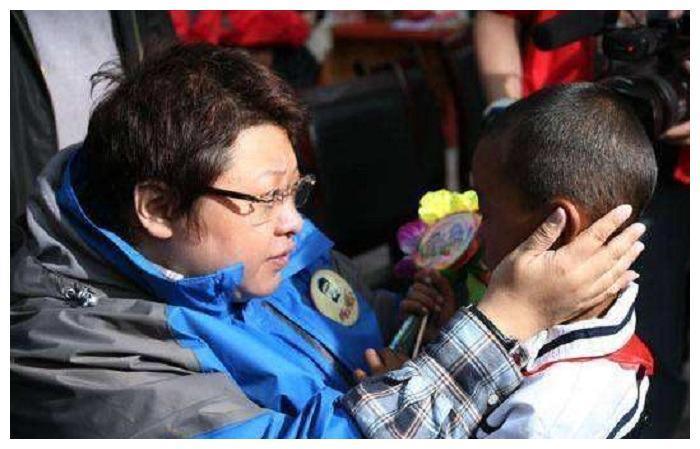 韩红首次公开回应被举报,韩红首次公开回应被举报视频