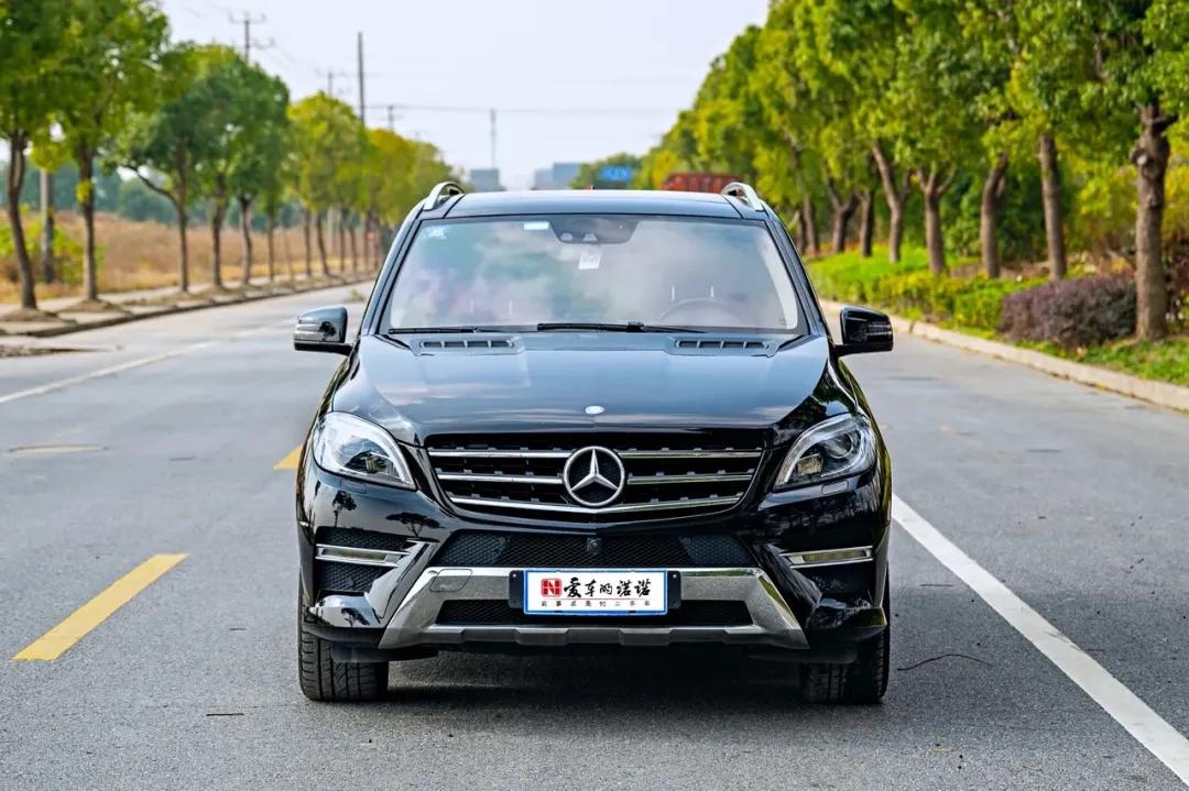 奔驰ml400的二手车实际感受,百万级硬派越野车奔驰ml400