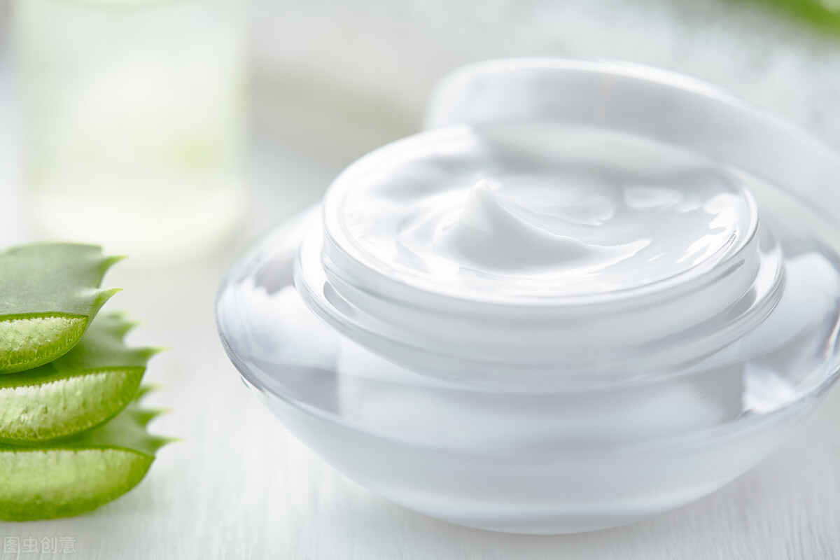 深层清洁毛孔的护肤品推荐排行榜,护肤品推荐排行榜前十名控油补水