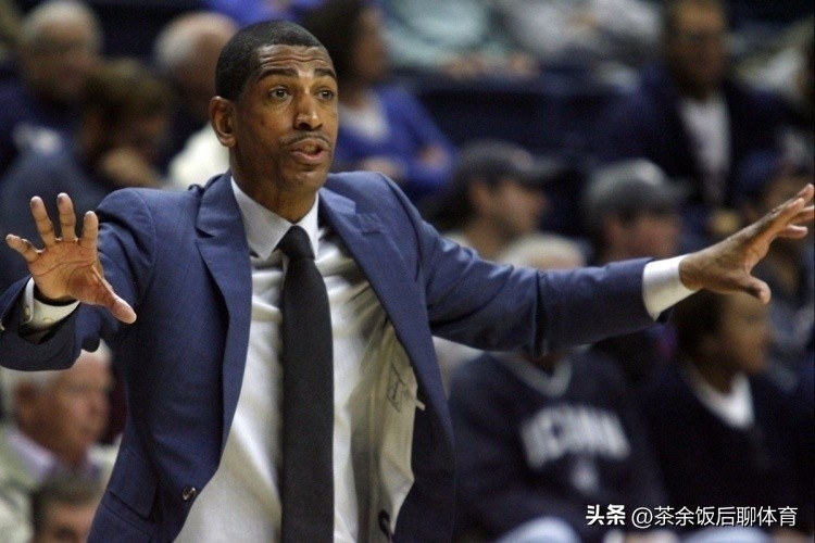 利拉德被交易至雄鹿所有筹码,利拉德加盟雄鹿交易方案