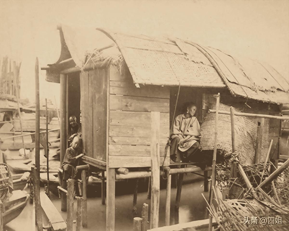 30张日本大*杀屠**罪行照片，日军闯入民宅祸害妇女，这就是罪证2