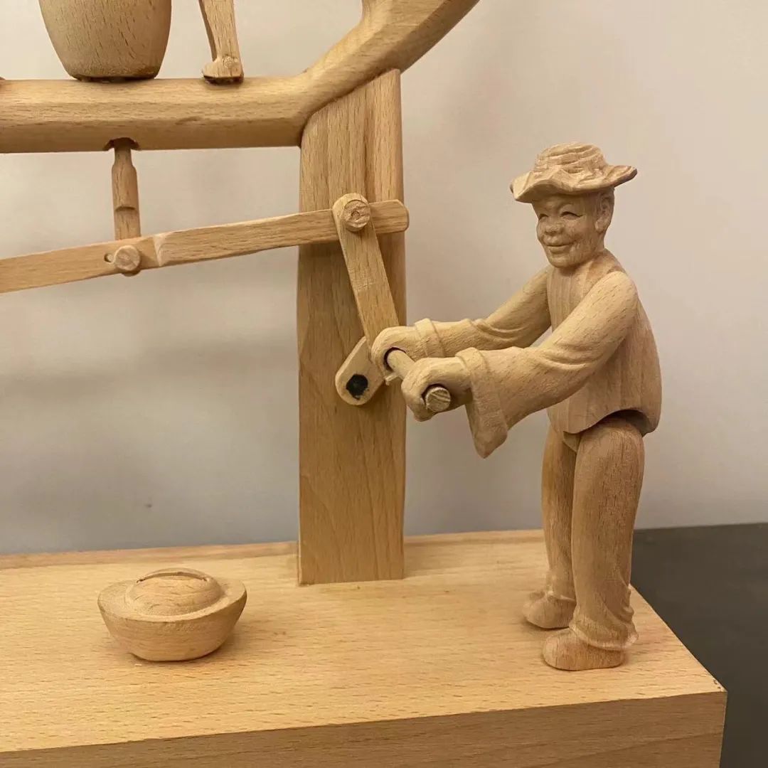 年轻小伙摆摊开店卖什么更挣钱,小伙开店推出免费单人煎饼