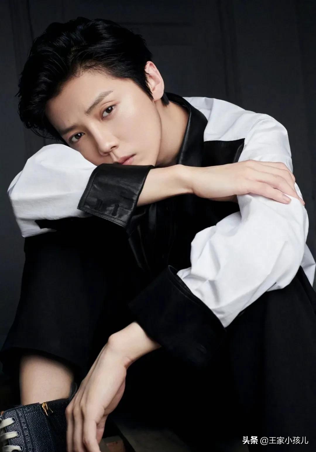 鹿晗勋章歌词壁纸图片,鹿晗照片锁屏壁纸卸妆