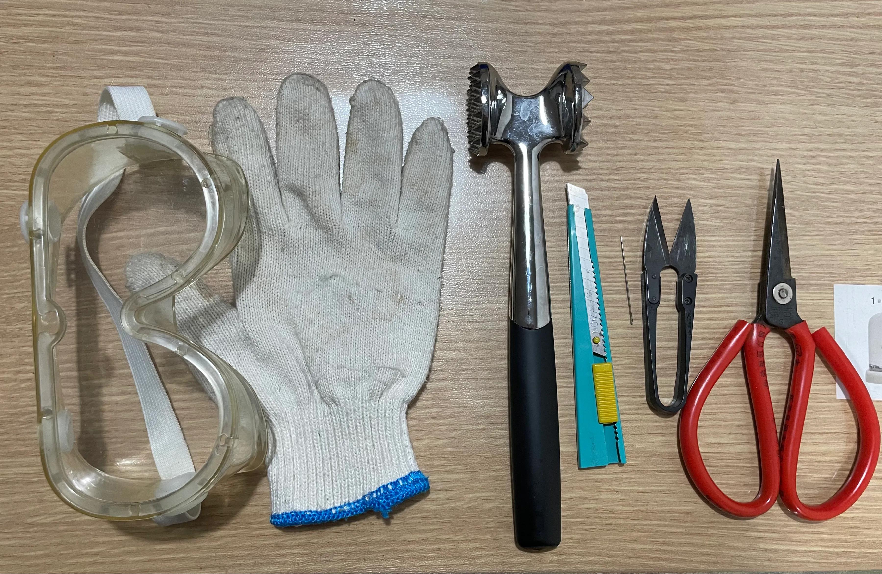 打开护肤品瓶子,打开身体乳的瓶子