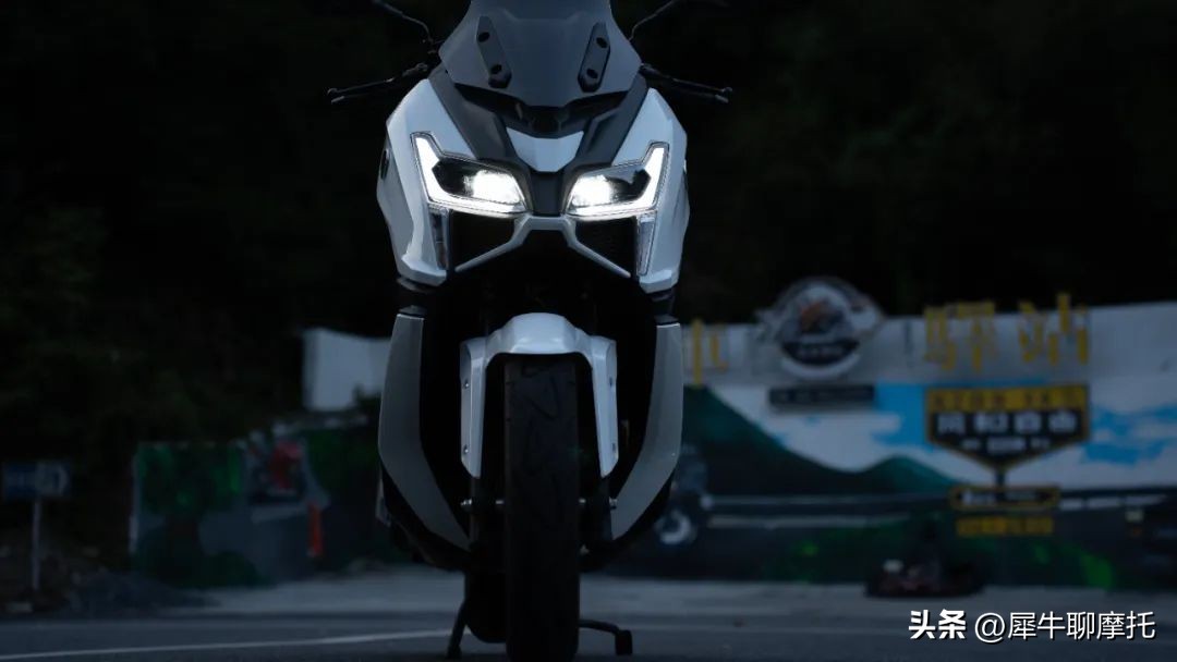 无极sr150gt新款水冷150cc踏板车,无极150gt试驾感受