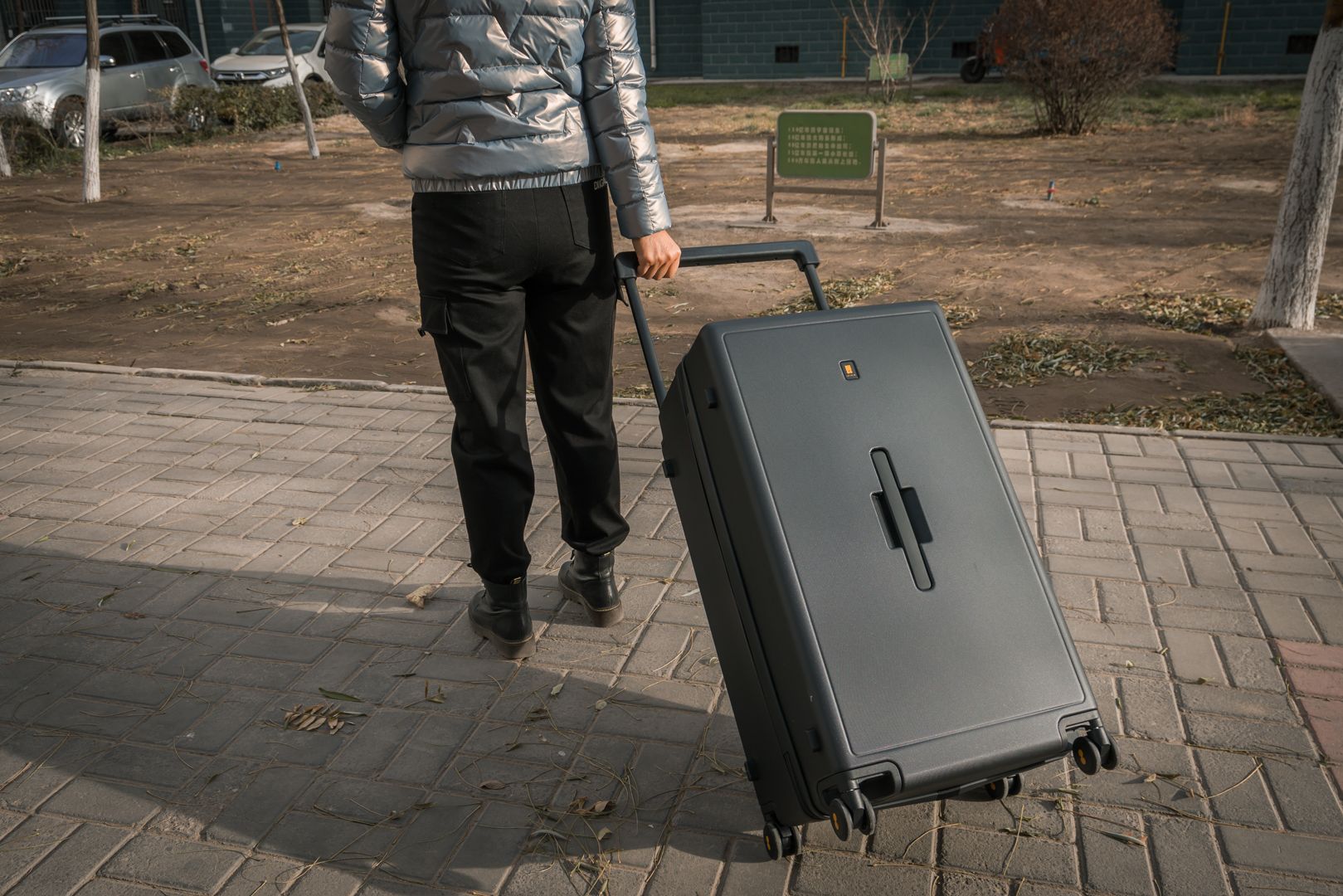 巨能装箱包,巨能装的车旅行车