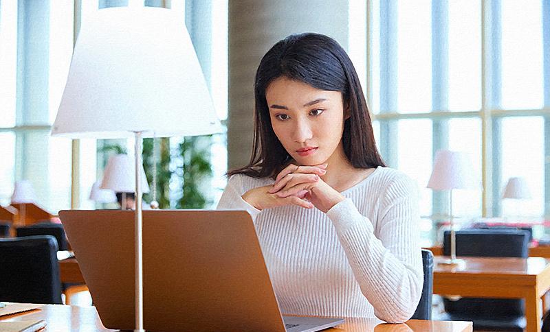 20万大学学费，最后成为前台，是否值得？