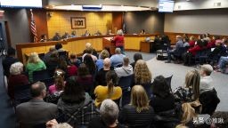 英语阅读学习材料Aftera6-year-oldshotateacherinclass每日英语