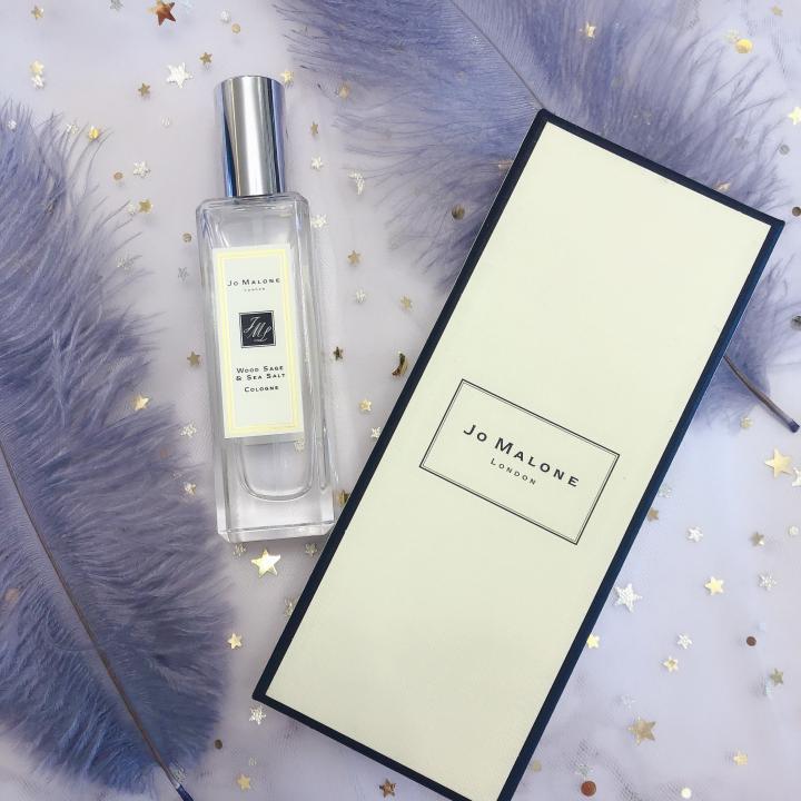 情人节送一枝花给女孩,情人节送她一支口红