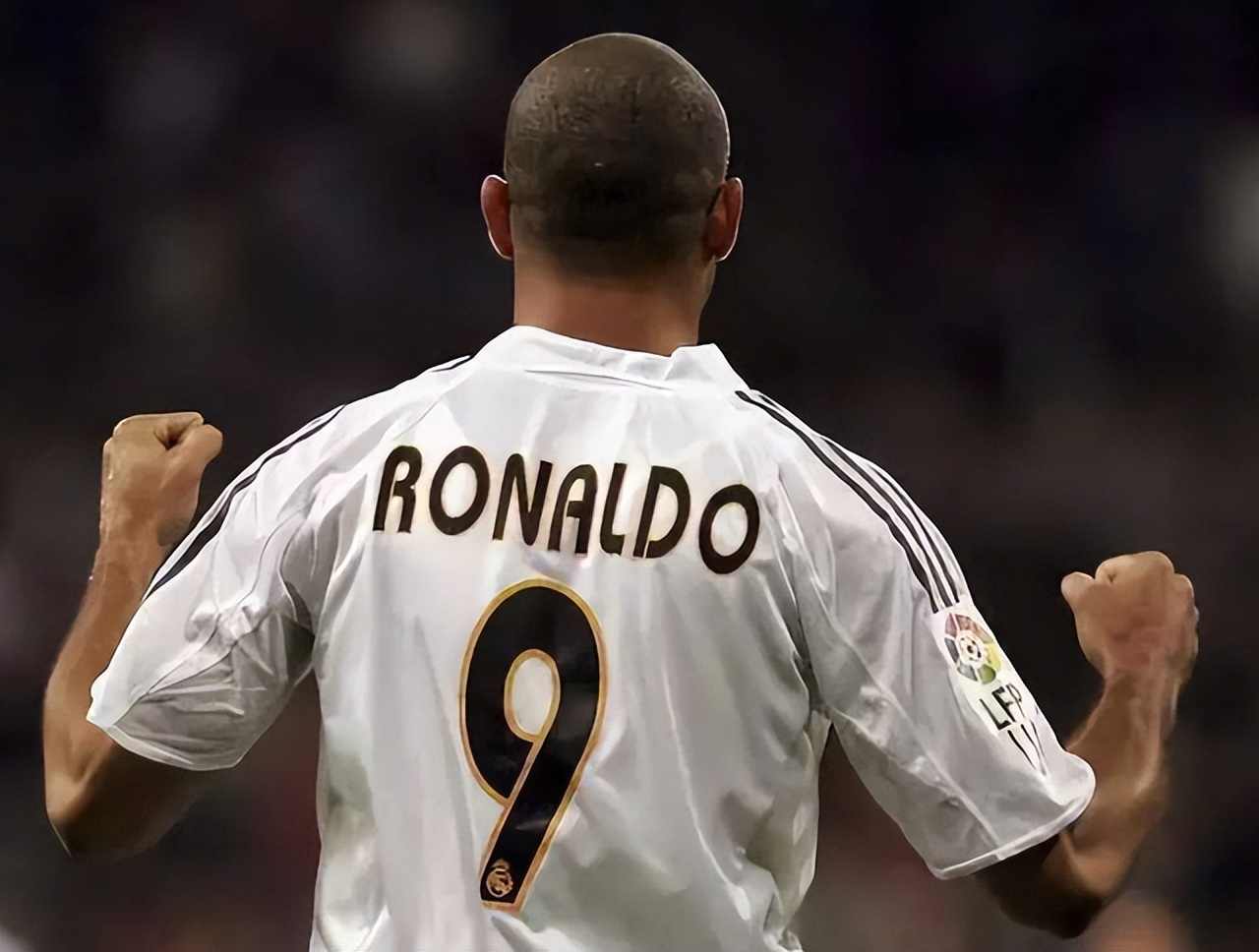 足坛历史前10球星:梅西超越贝利马拉多纳,C罗第4,齐达内第6