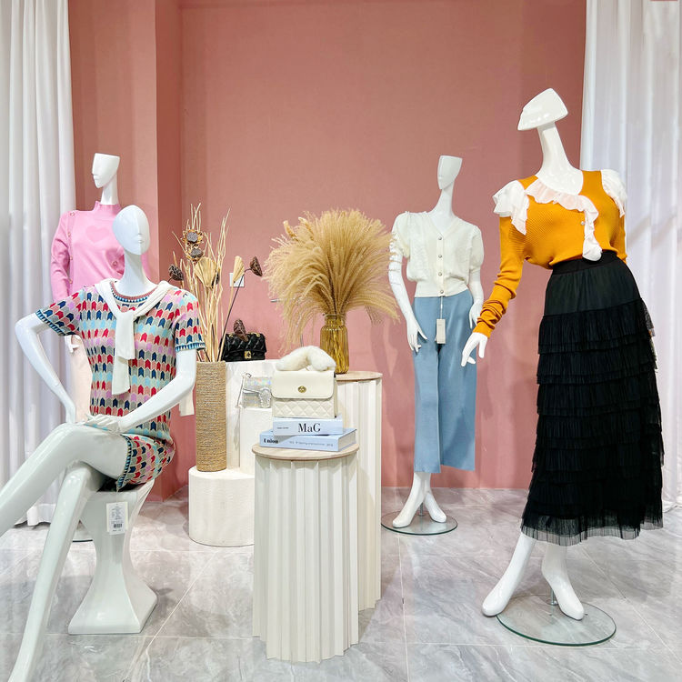 鑹惧摬澶х爜濂宠绌挎惌,鑹惧摬濂宠2017鏂版鍐