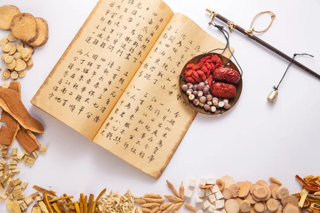 除了染发外更好的治白发的办法,改善白发最好的中成药