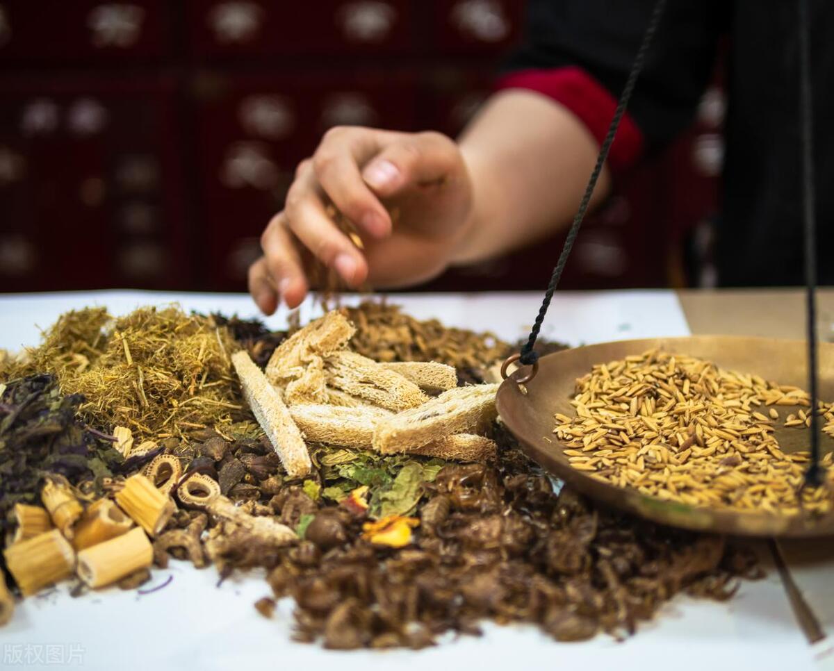 嗓子有黏痰咳不出咽不下中医辨证,咽喉痰多粘粘的老是吐不净推拿