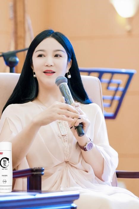 古筝演奏家袁莎的作品,古筝名家袁莎演奏的歌曲大全