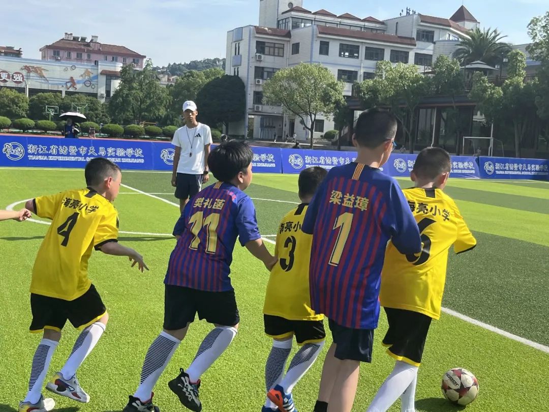 融爱故事丨绿茵场上吸睛的孤独症足球队