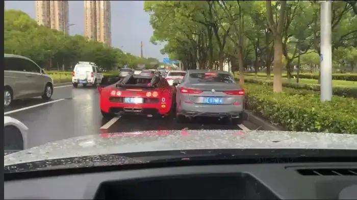 安全性最差的百万豪车,苏州市区开奔驰车