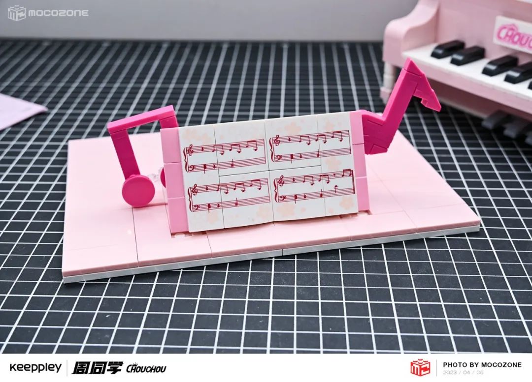 【积木测评】旋转的场景变换！周杰伦首款积木套装很有趣