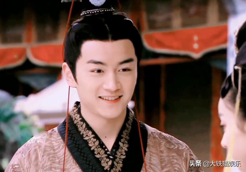 于正又宣一枚校草！10位“于男郎”颜值对比：他眼光在走下坡路？