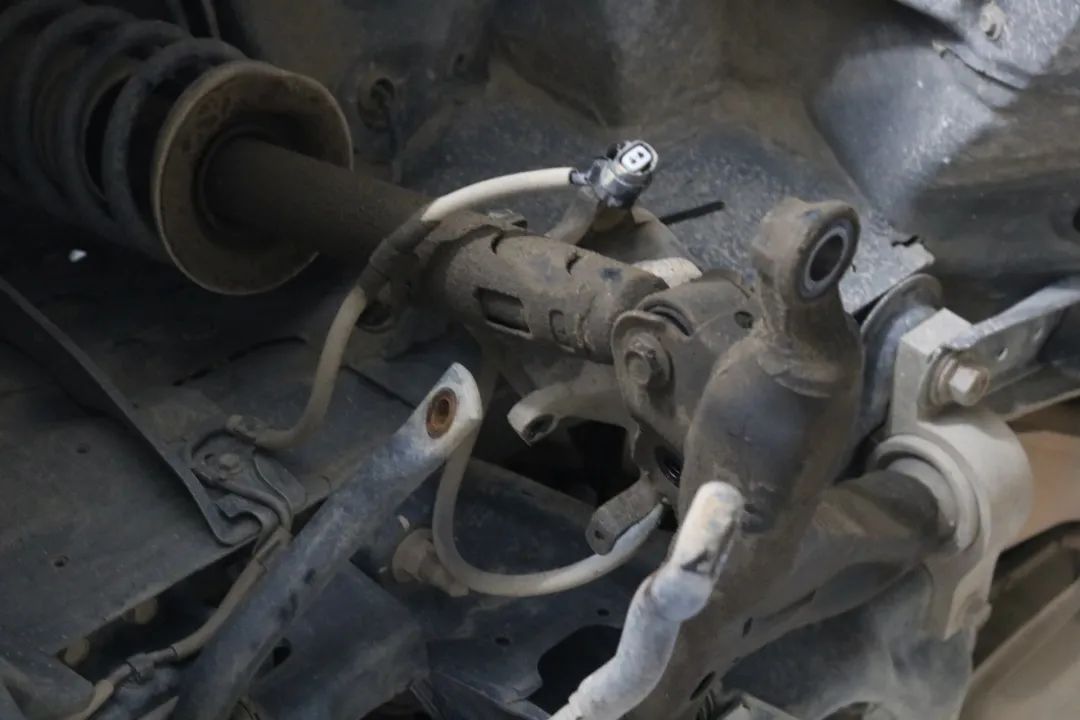 老爷子12代皇冠,12代丰田皇冠翻新改造全过程