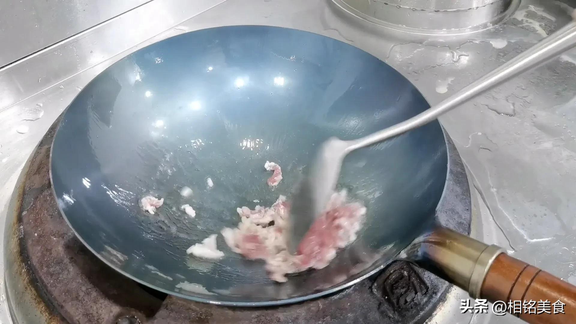 新铁锅怎样开锅小妙招视频,不粘锅的铁锅最佳开锅方法