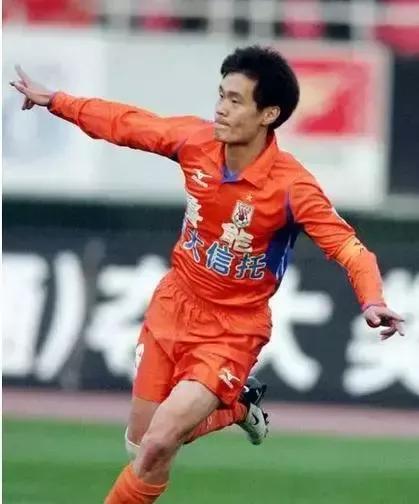 李霄鹏履新国足主帅,李霄鹏出任中国主教练