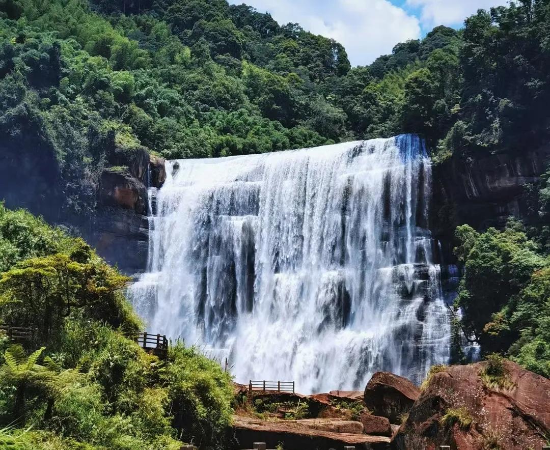 避暑天堂享受清凉宜人的避暑旅行,国内超赞的避暑胜地你一定要知道