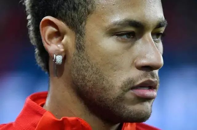 巴舒亚伊美甲,巴舒亚伊世界杯搞笑