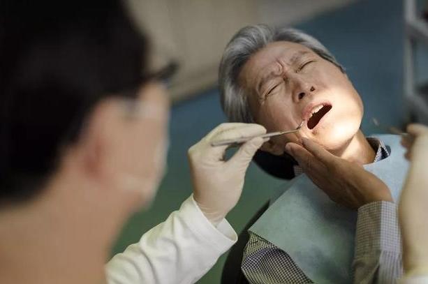 半夜口干舌燥总是口渴是什么原因,半夜口干舌燥易醒是什么原因