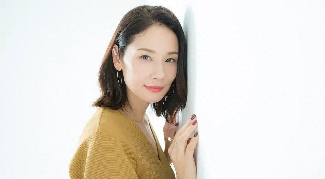 日本美艳女神又上热搜!竟还是因为那段轰动日娱圈的“母子恋”…