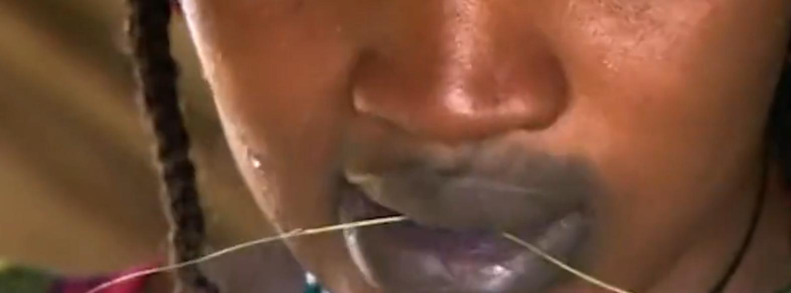 “黑肠嘴”?非洲富拉尼族,女性嘴唇“厚、黑、大”被认为是漂亮